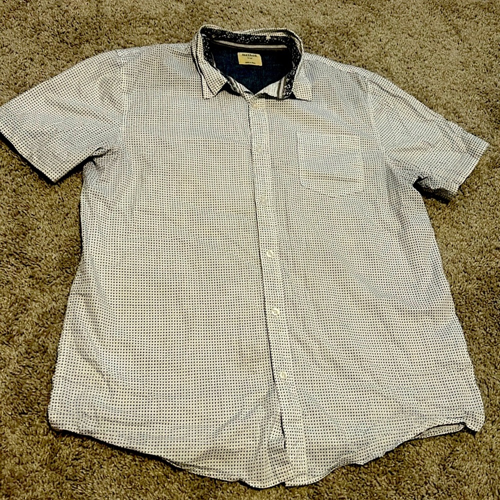 Button up - Picture 1 of 3